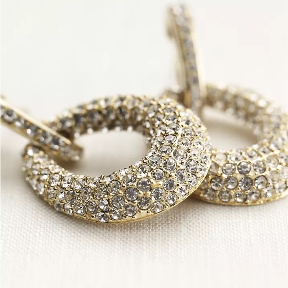 Pave Rhinestone Gold Tone Oval Drop Earrings Party Event Sparkle